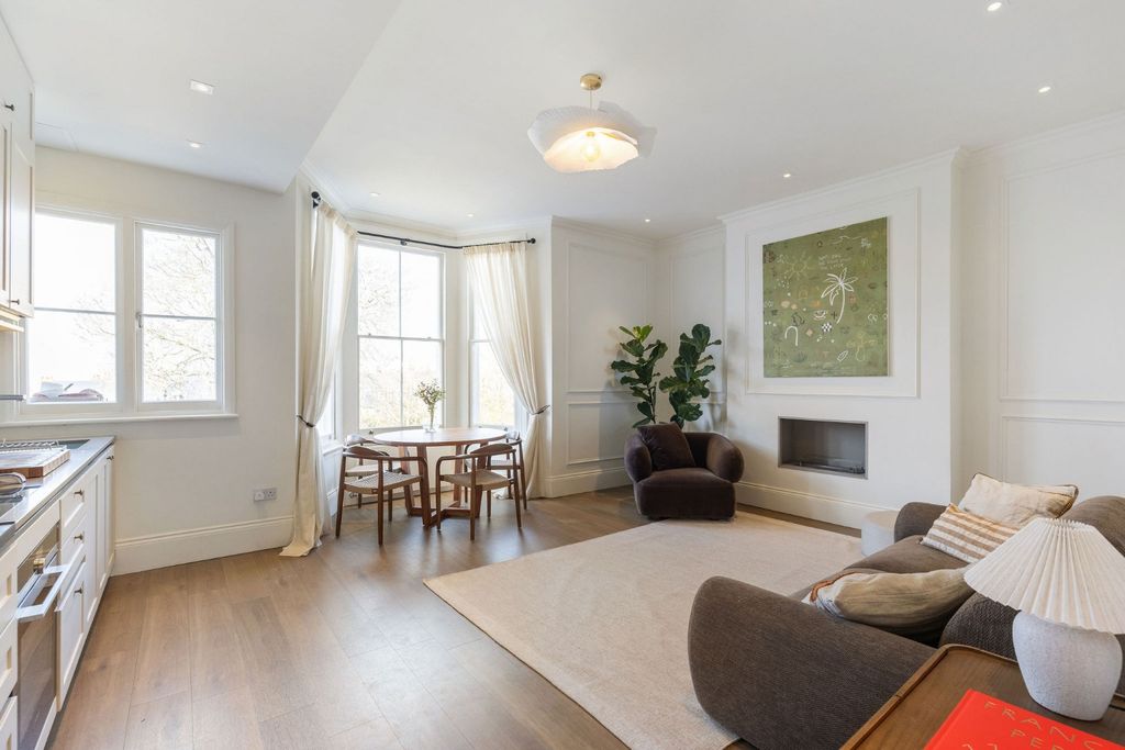 Property photo 3 of 12 4902374