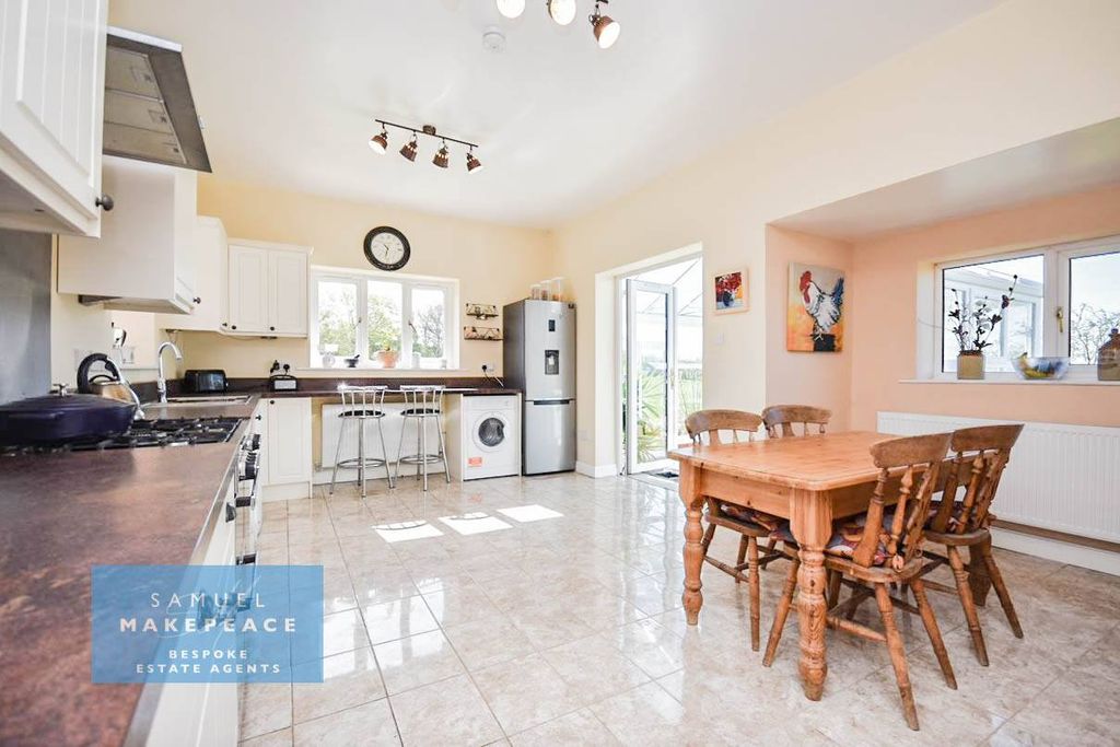 Property photo 3 of 38 Gallery