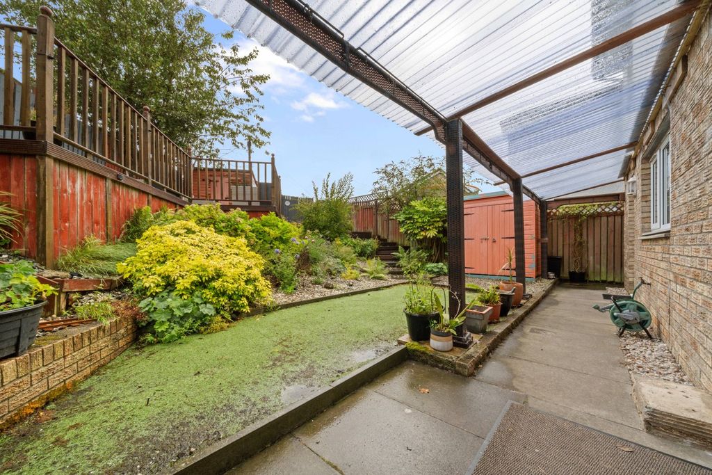Property photo 3 of 32
