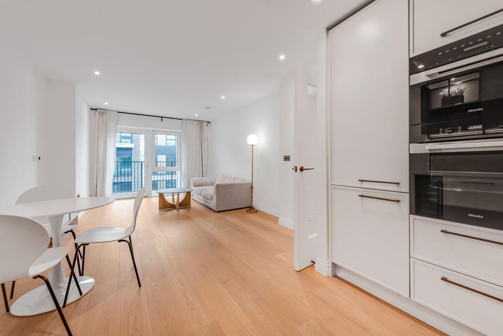 Property photo 2 of 19 Open Plan Living