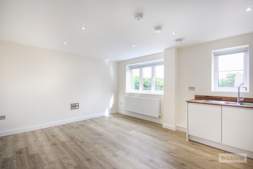 Property photo 3 of 12 Image