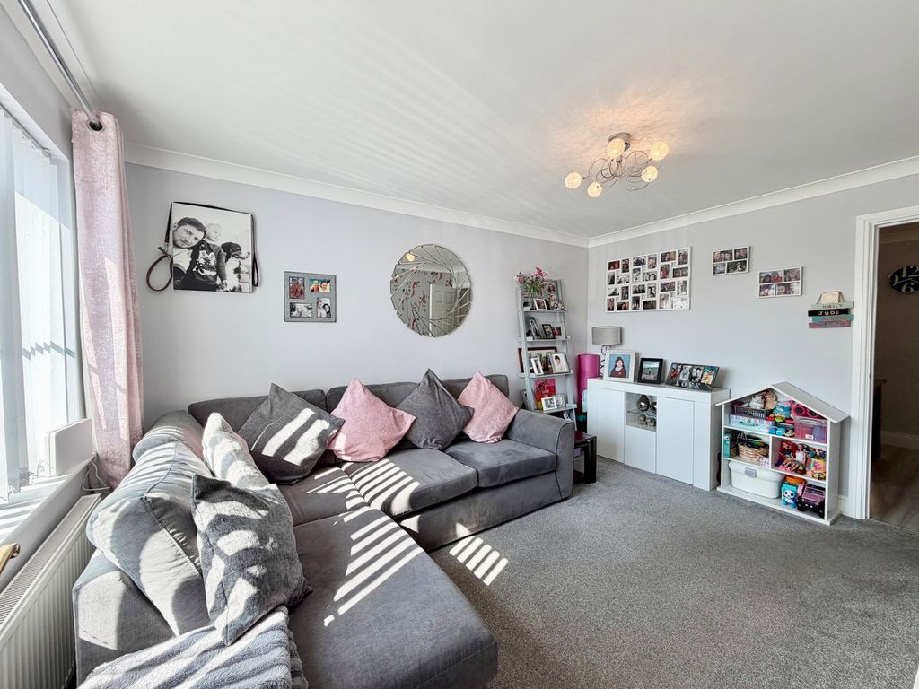 Property photo 3 of 19
