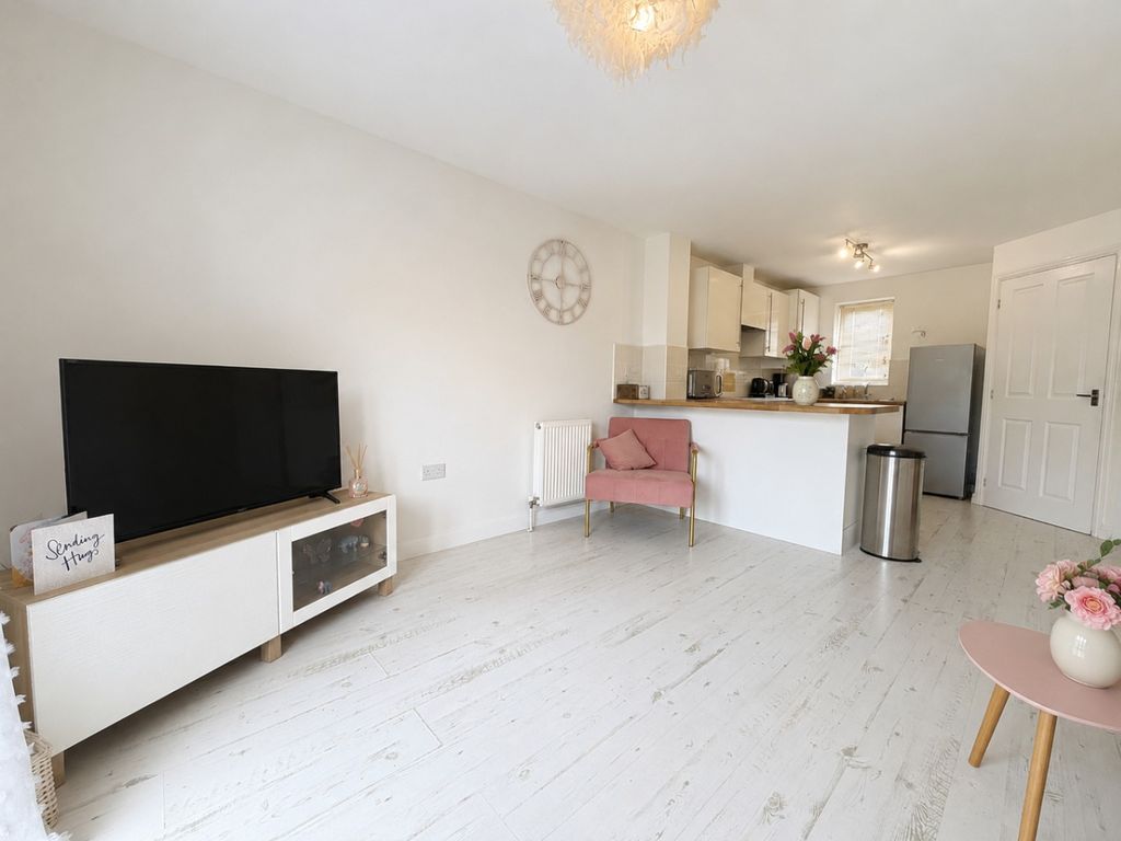 Property photo 3 of 14 5180293
