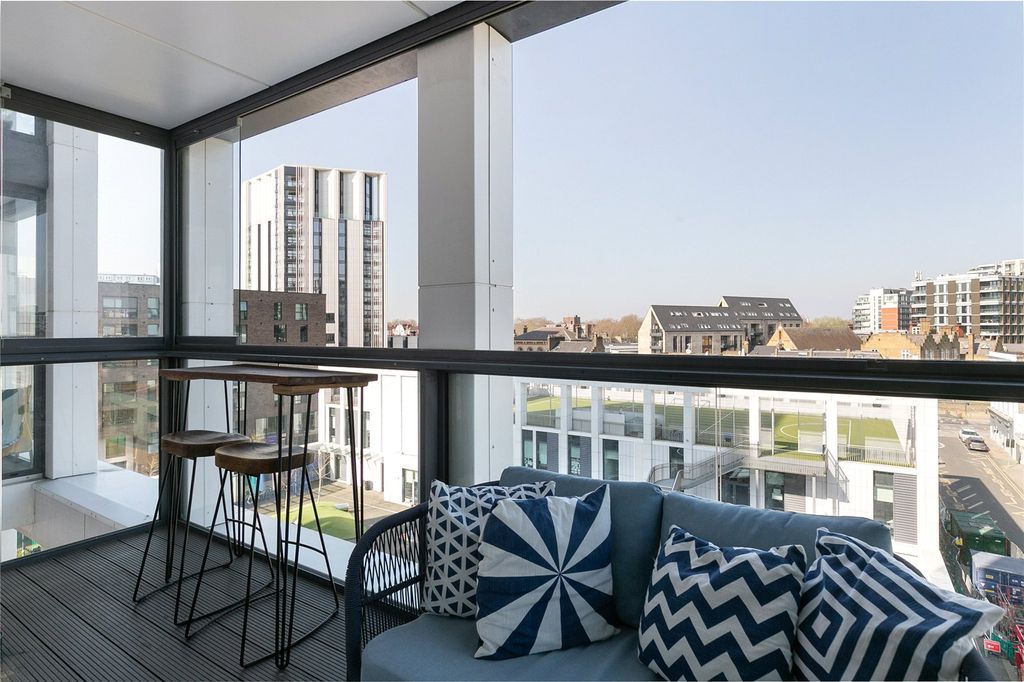 Property photo 2 of 15 Picture No. 19