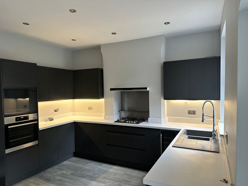 Property photo 3 of 26 Picture 2 Charnwood Road Kitchen