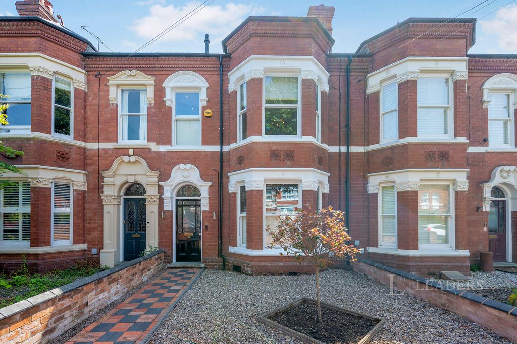 Property photo 1 of 19 Pbox-Img.Jpg