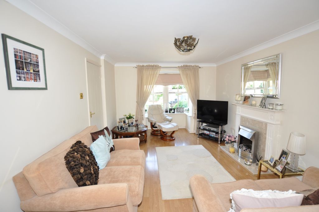 Property photo 2 of 19