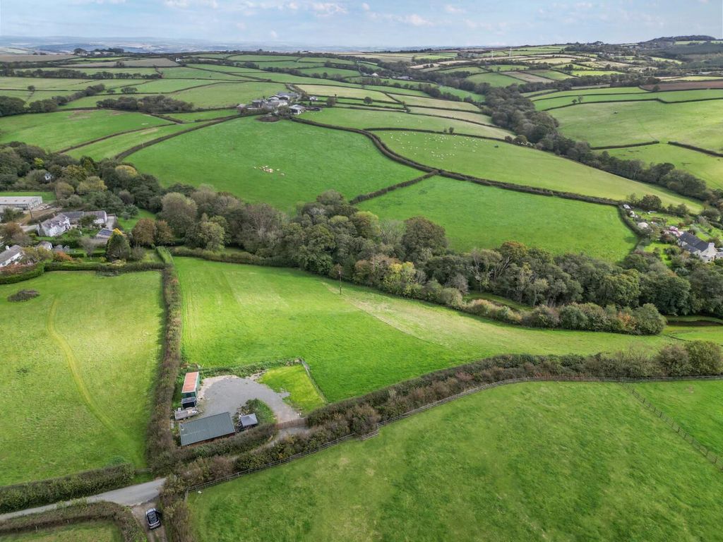 Property photo 2 of 11 -68E3ce86937De-1363889-Jpg.Jpg