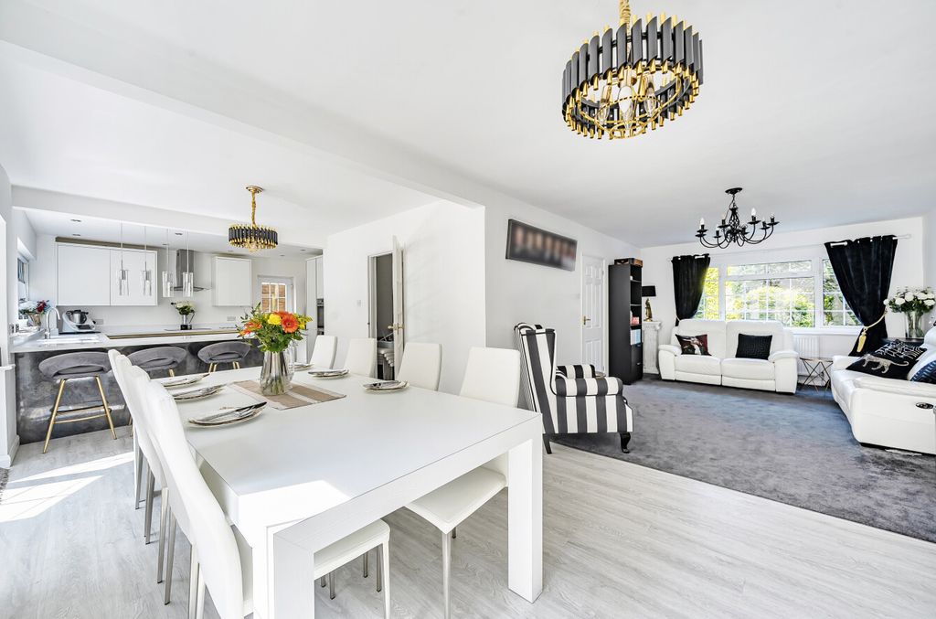 Additional image 4 of 4 bed detached house for saleWalden Avenue, Arborfield, Reading, Berkshire RG2