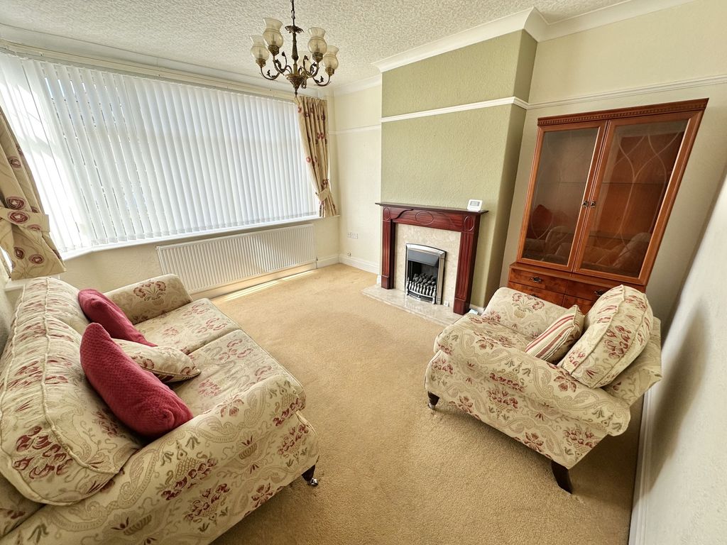 Property photo 2 of 25