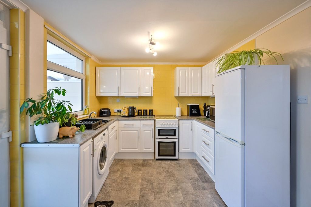 Property photo 2 of 21 Picture No. 23