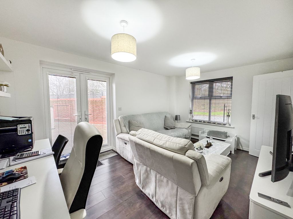 Property photo 3 of 20 Living Room