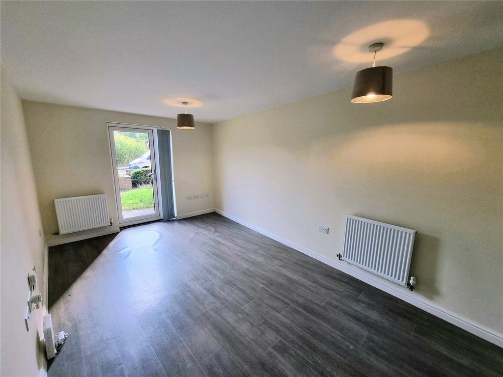 Property photo 3 of 9 Picture No. 18