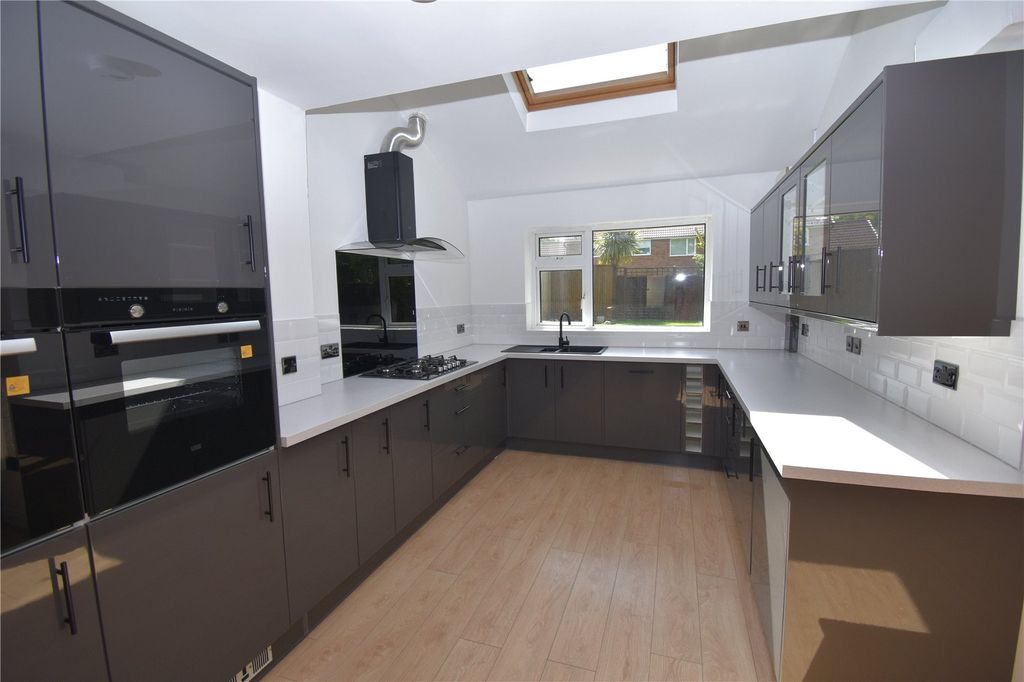 Property photo 2 of 14 Picture No. 09