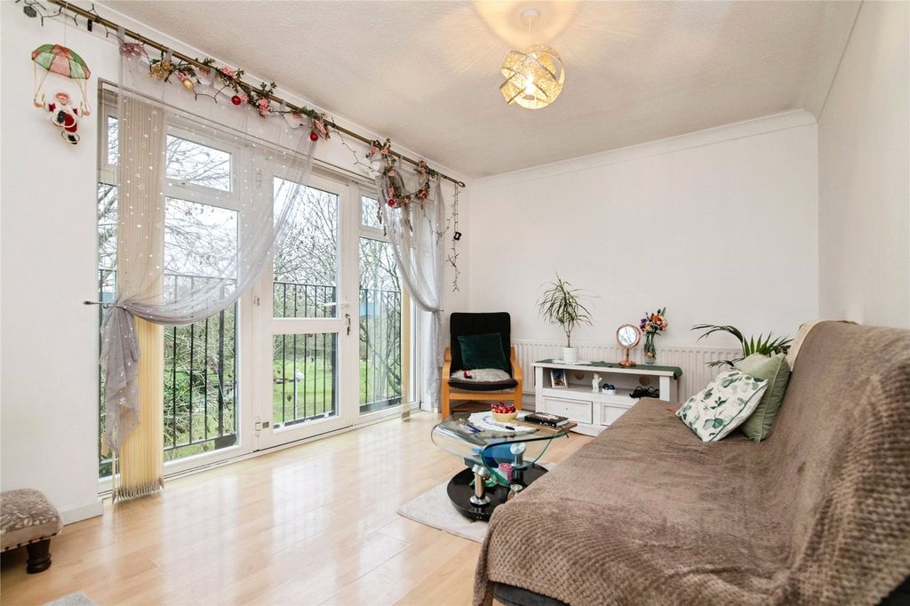 Property photo 2 of 13 Picture No. 05