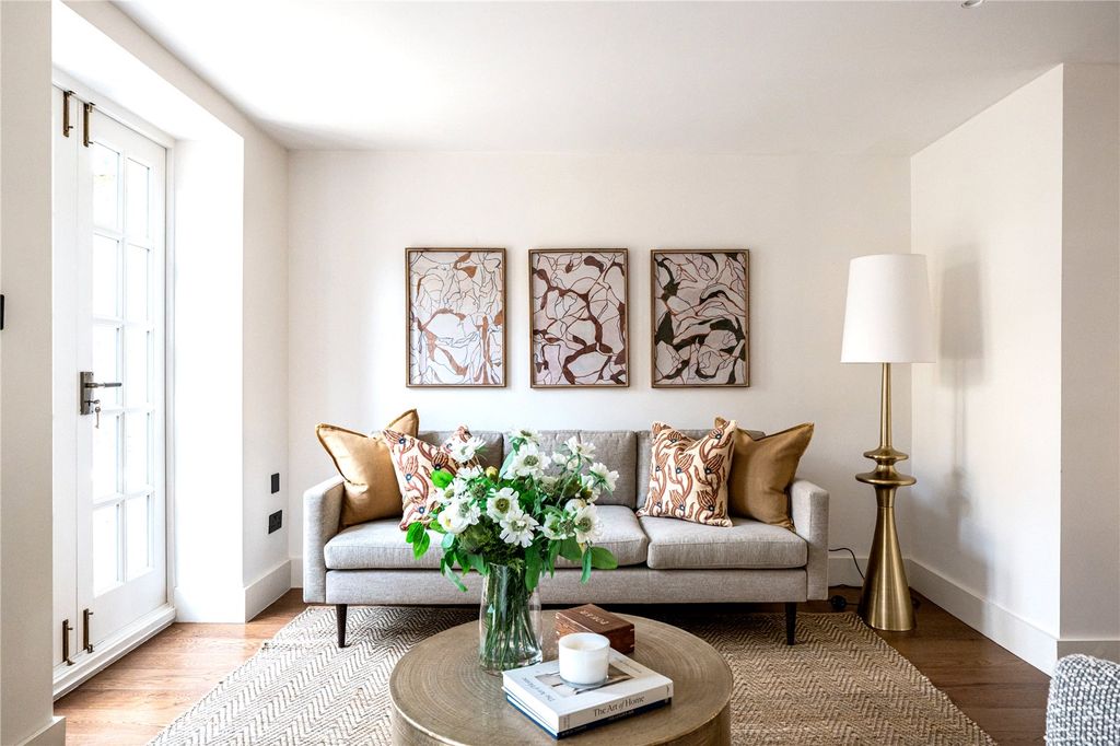 Property photo 2 of 33 Picture No. 76