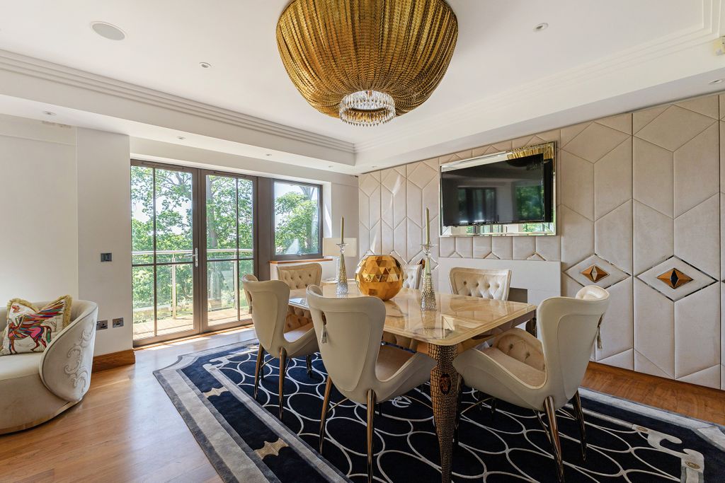 Additional image 14 of 2 bed flat for saleCharters Road, Sunningdale, Berkshire SL5