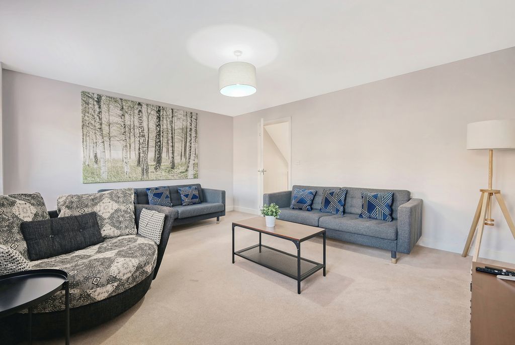 Property photo 3 of 24 Gallery