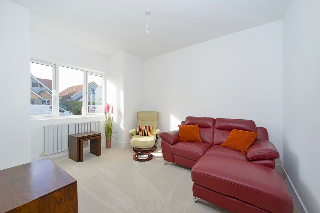 Property photo 3 of 17 Sitting Room