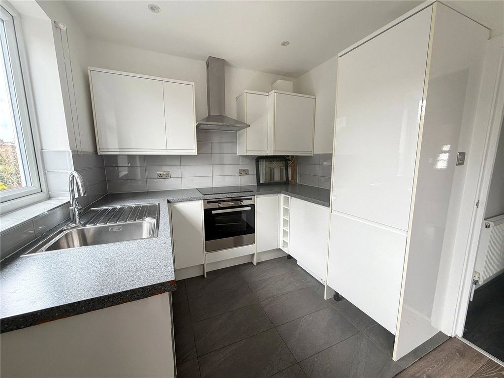 Property photo 2 of 8 Picture No. 01