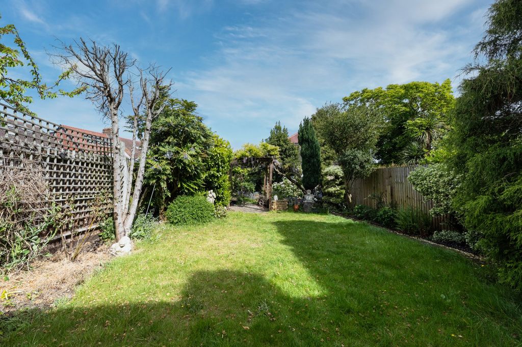 Property photo 2 of 12 Picture No. 44
