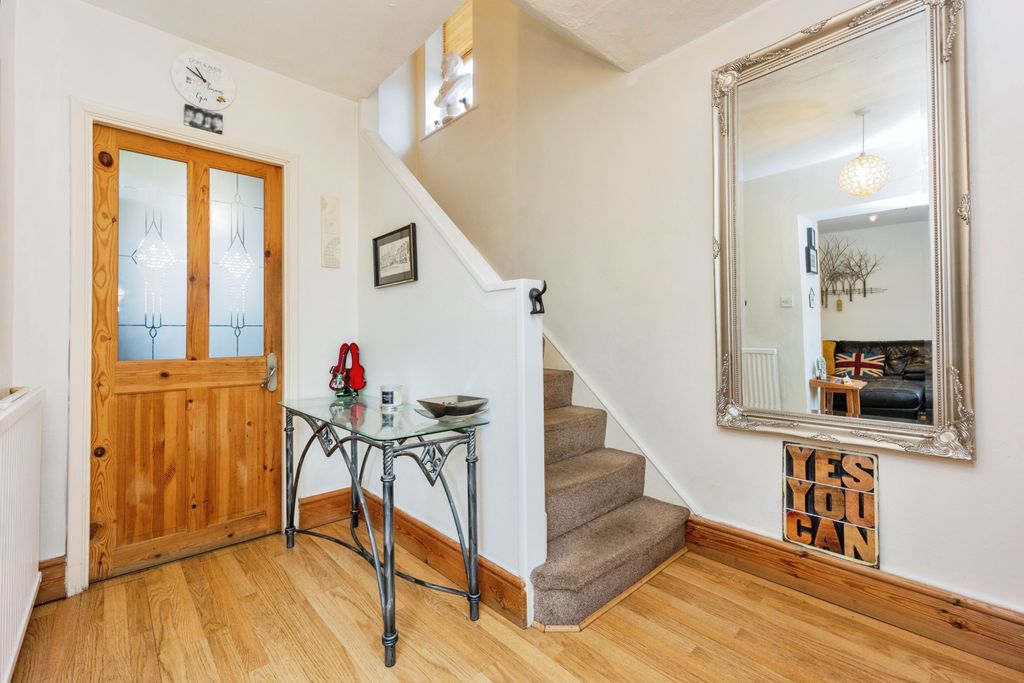 Property photo 2 of 22 Imgc6342