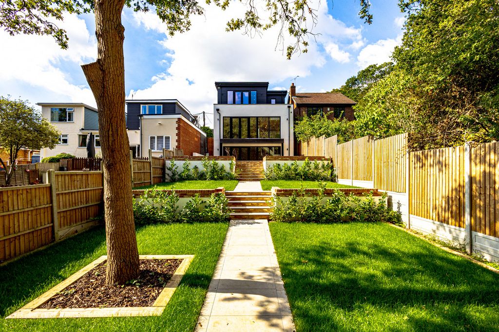 Property photo 1 of 39