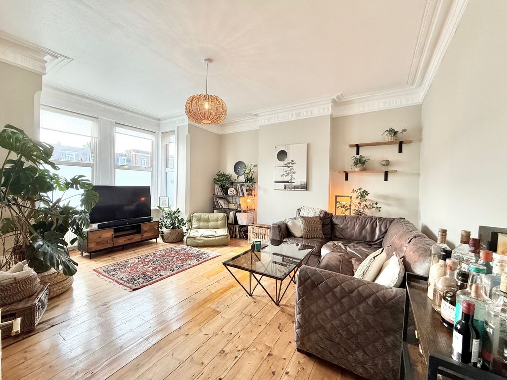 Property photo 1 of 18 2 Bedroom Flat For Rent