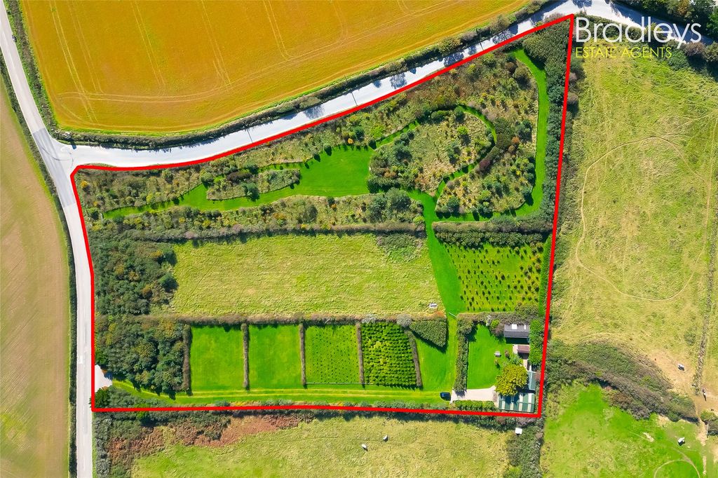 Property photo 1 of 42 Picture No. 01