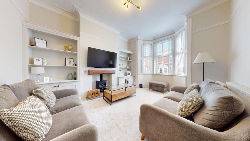 Property photo 1 of 33 5206901