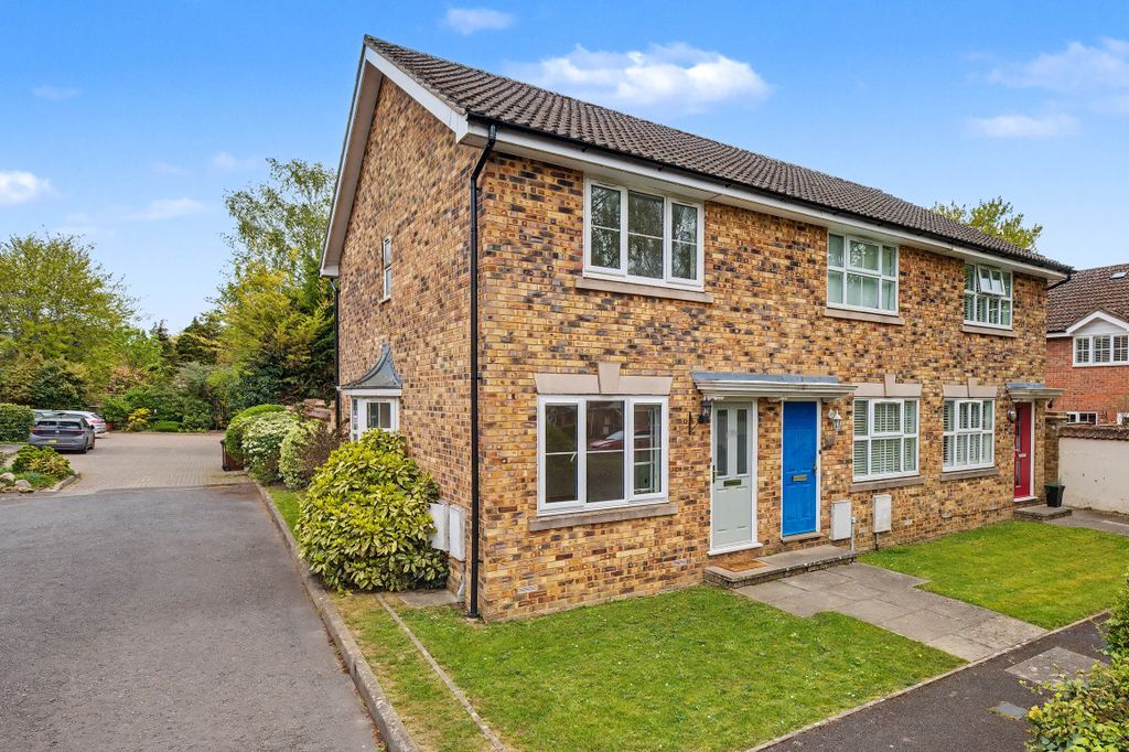 Property photo 1 of 11 Front