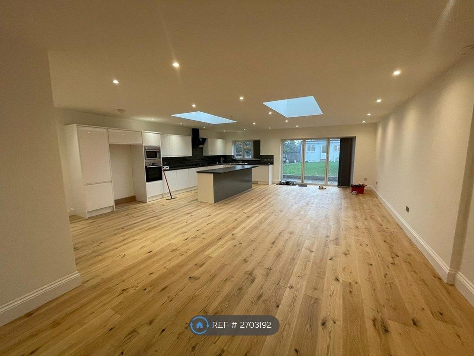 Property photo 2 of 25