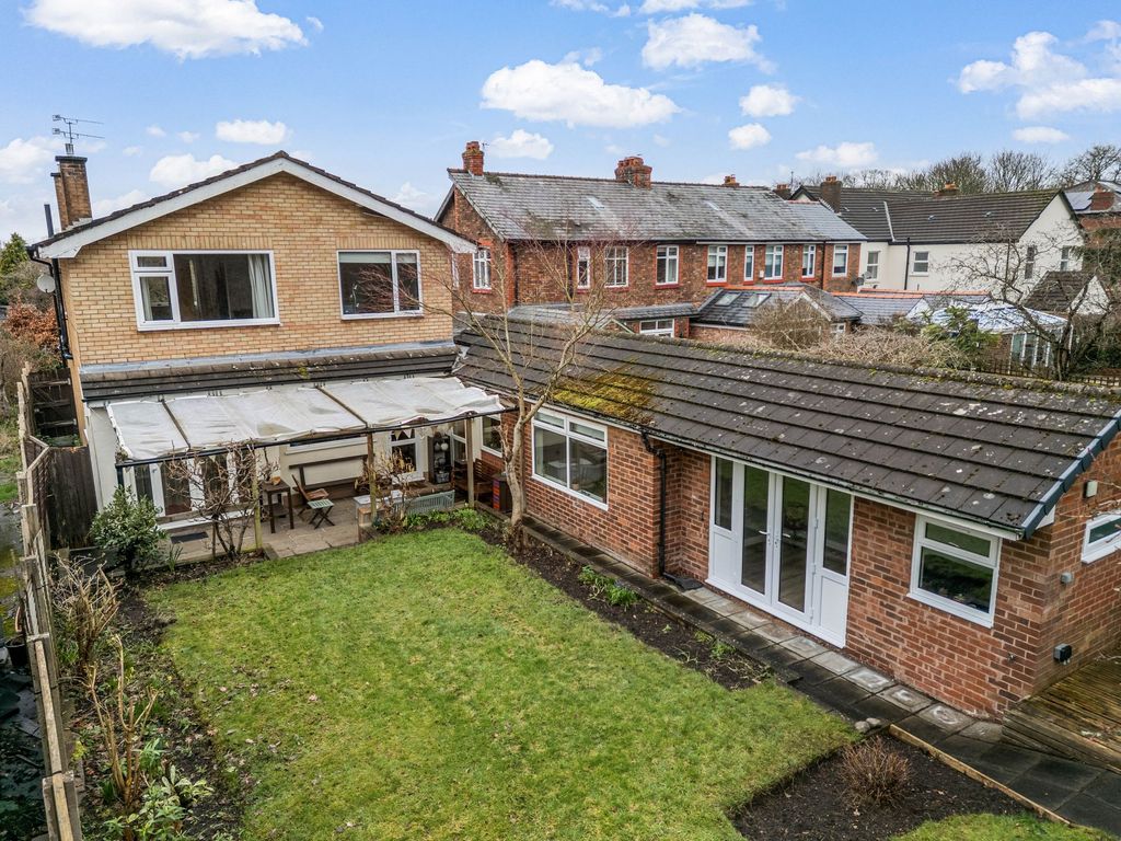 Property photo 2 of 31