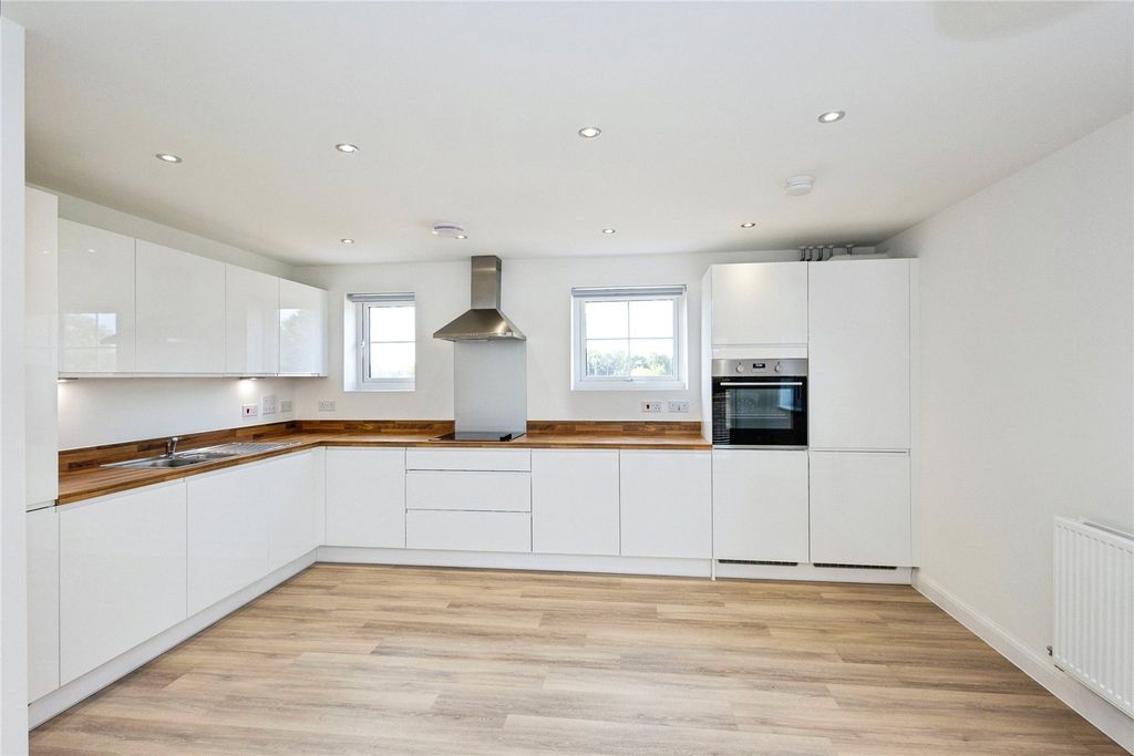 Property photo 3 of 16 Picture No. 06