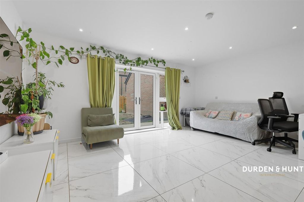 Property photo 2 of 17 Gauntlet Drive