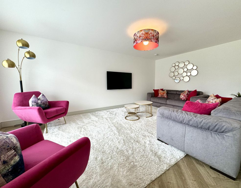 Property photo 3 of 31