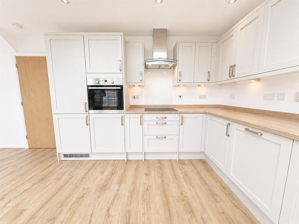Property photo 3 of 15 Kitchen 2 .Png
