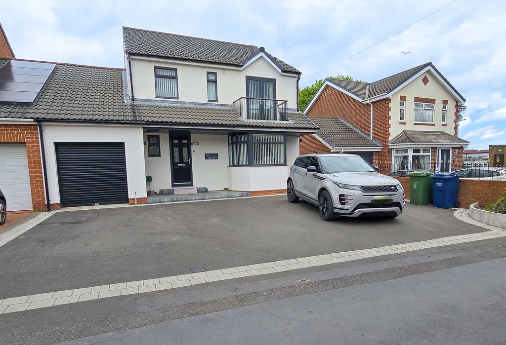 Property photo 1 of 15 External