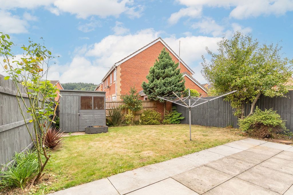 Property photo 2 of 21