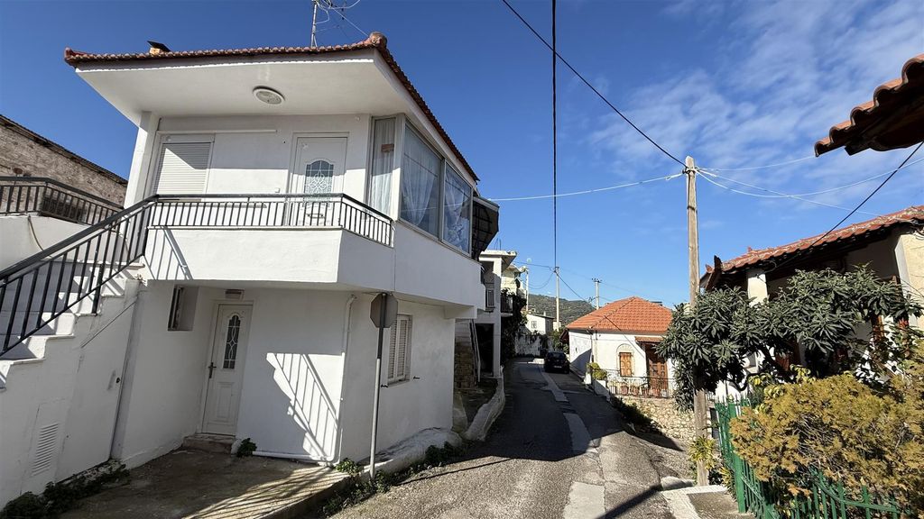 Property photo 1 of 17 2- Storey House With Stunning Views In The Centre Of Kamares Erineos