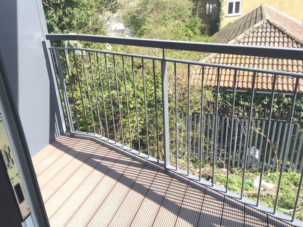 Property photo 3 of 12 Photo 6