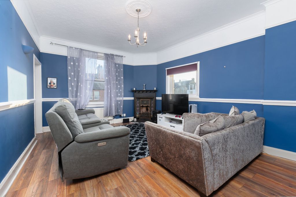 Property photo 2 of 12