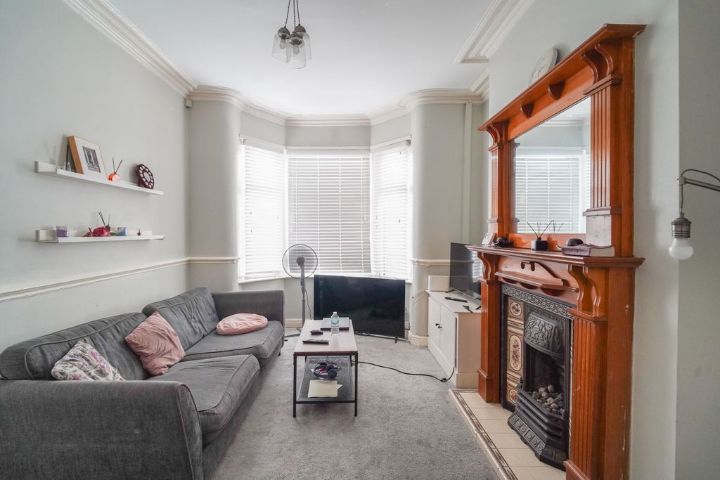 Property photo 2 of 16