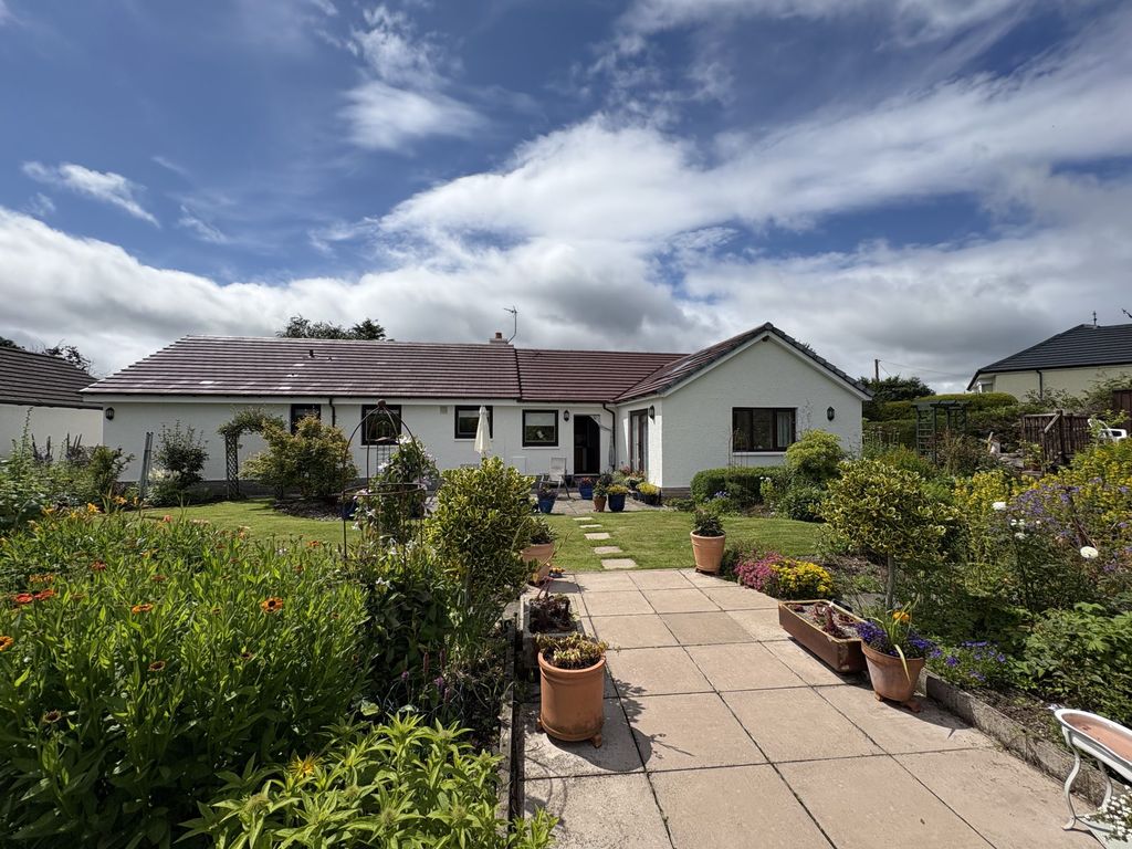 Property photo 1 of 28