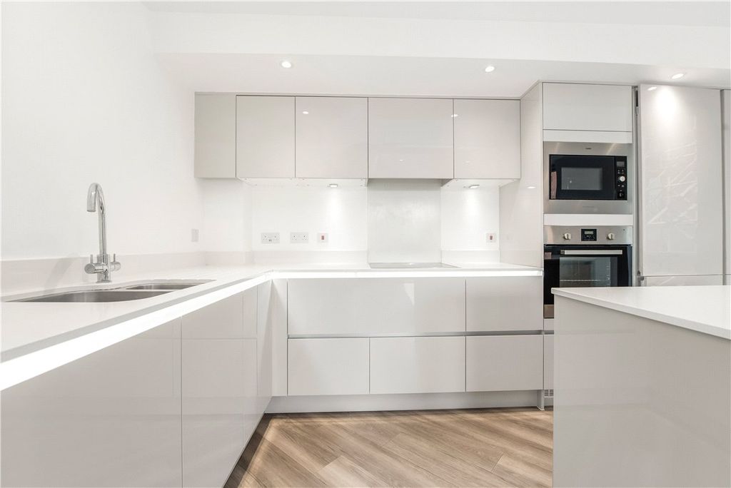 Property photo 2 of 16 Picture No. 01