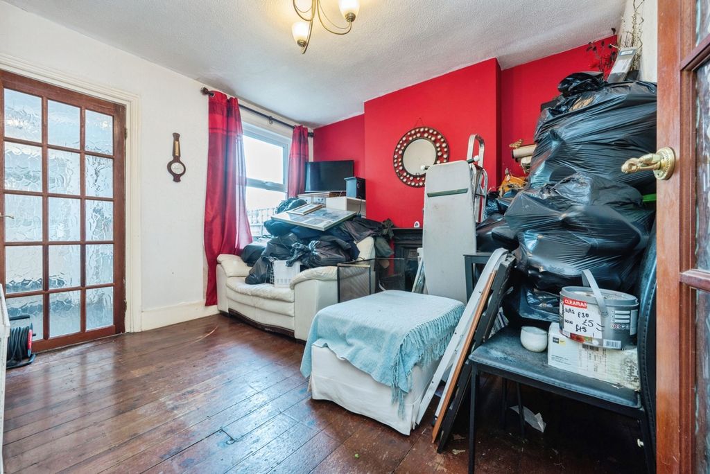 Property photo 3 of 20 Pbox-Img.Jpg