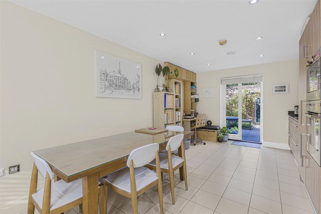 Additional image 7 of 3 bed semi-detached house for saleWillis Grove, Balls Park, Hertford SG13