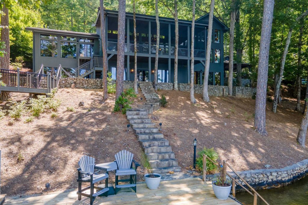 Property photo 1 of 31