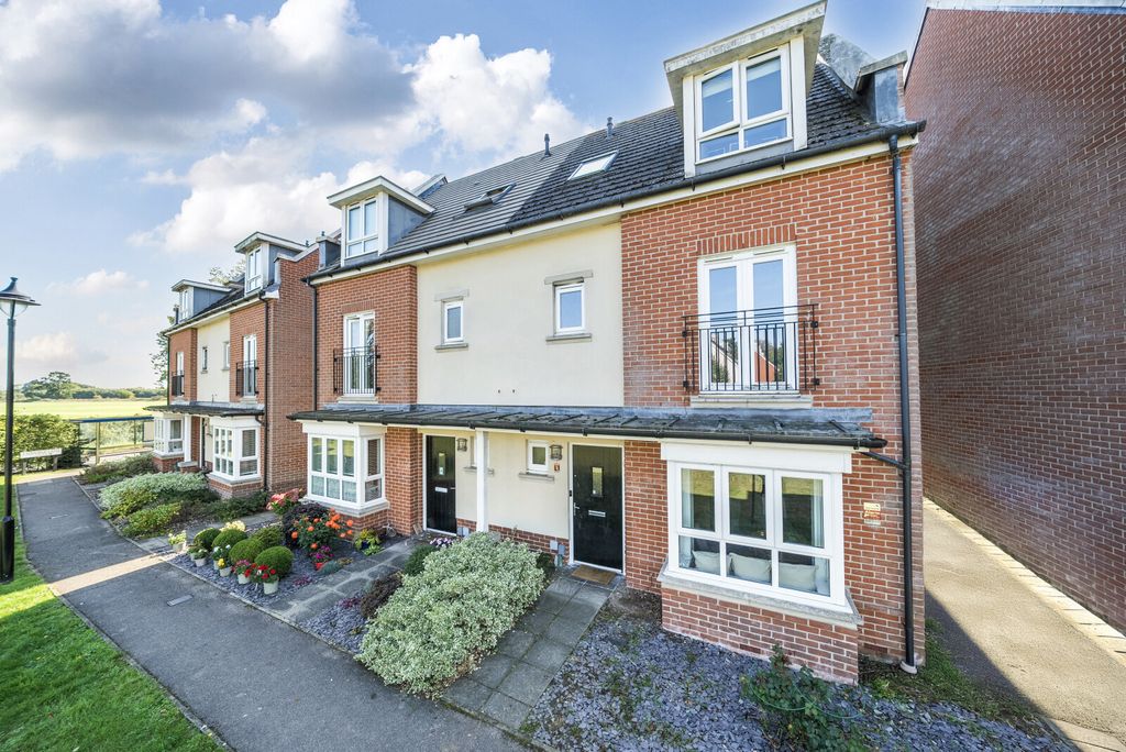 Property photo 1 of 19 1357730-2-68cd494...