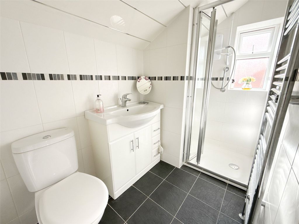 Property photo 3 of 31 Shower Room
